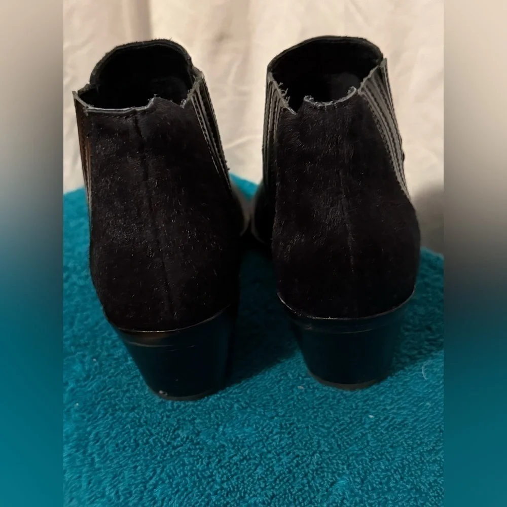 Dolce Vita “Shana” Black Leather Ankle Booties women's sz 6 Fur Heel